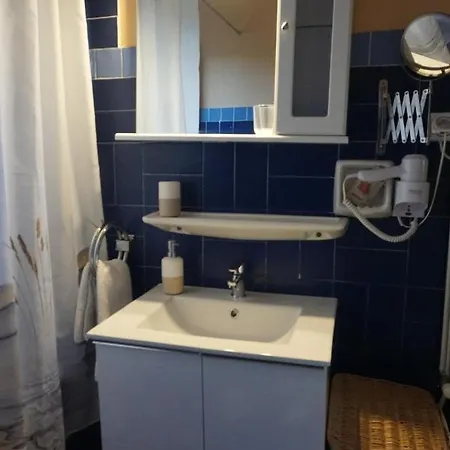 Acharavi Afrodite * Acharavi (Corfu)