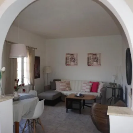 Acharavi Afrodite أخارافي